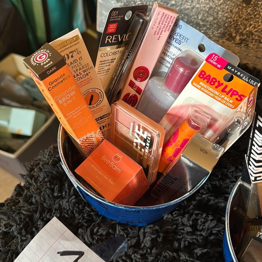 Makeup bundles